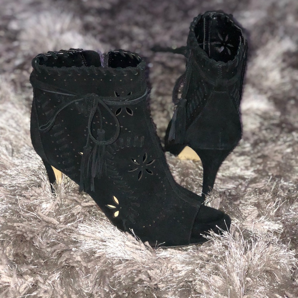 Brand new Ivanka Trump Peep Toe Heels